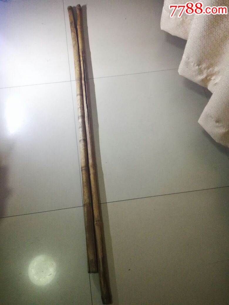 清末民国满工雕刻竹竿两根