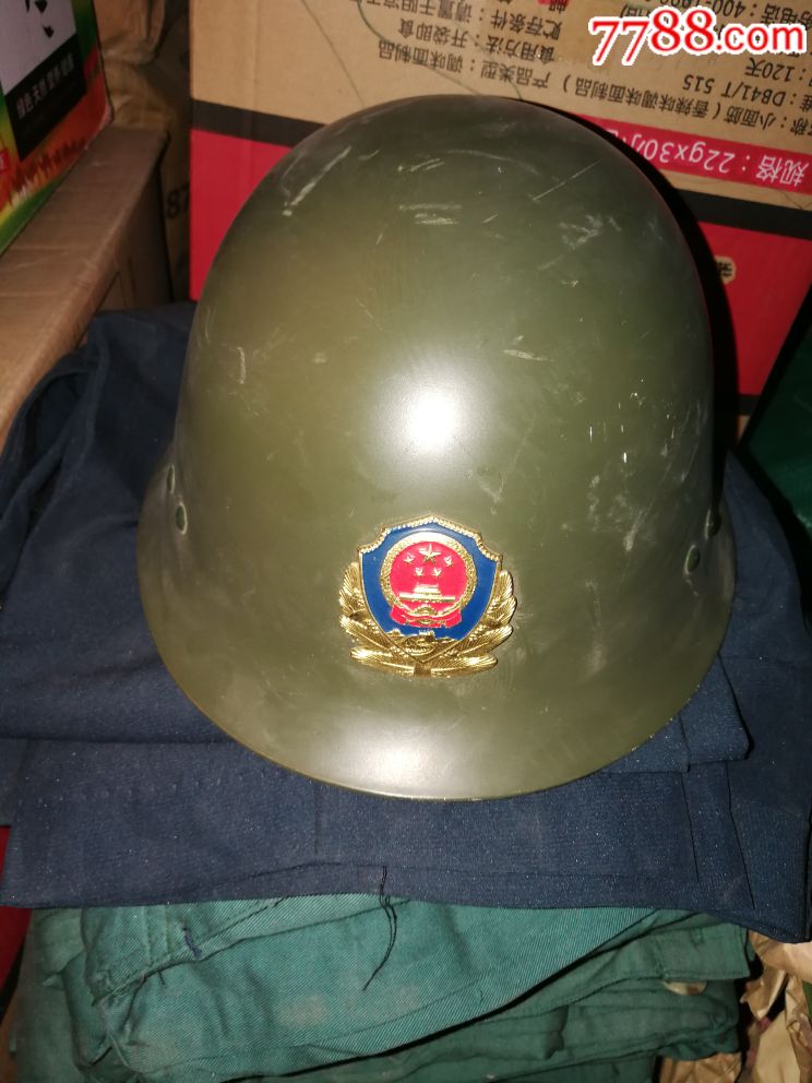 武警头盔和解放军头盔图片