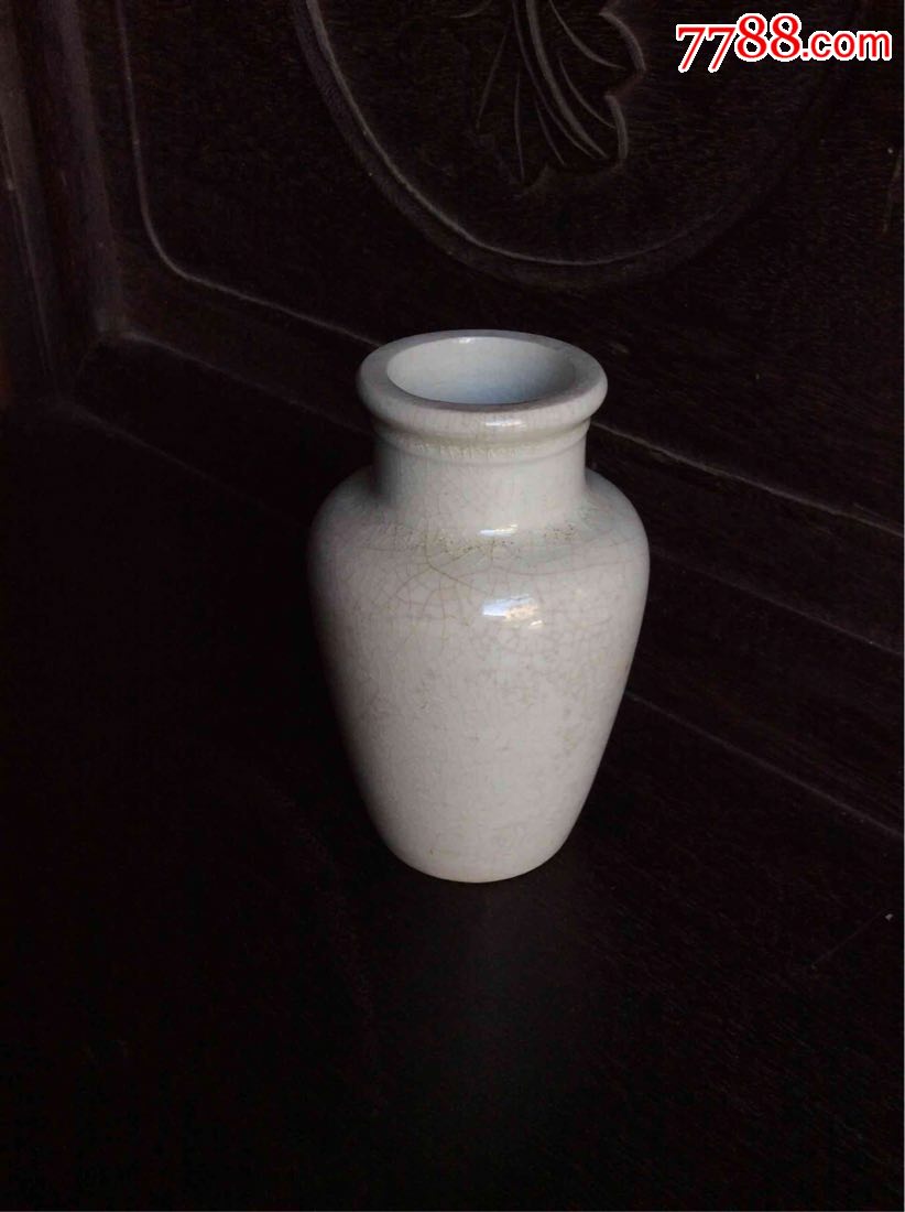 民国单色釉开片小瓶