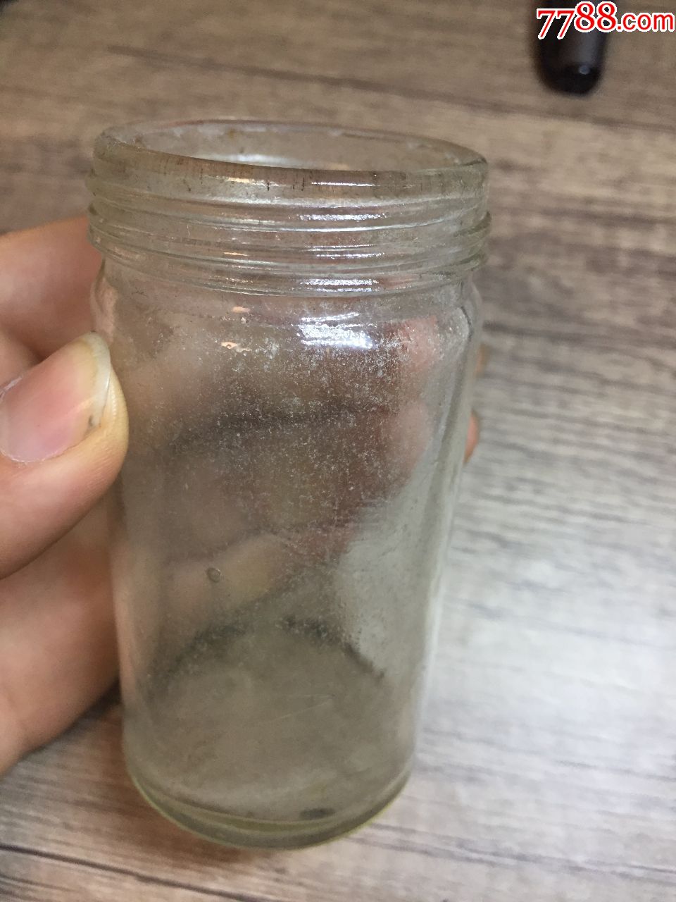 晚清民国,玻璃药瓶,一个完整带中药,一个没盖子.两个合售.