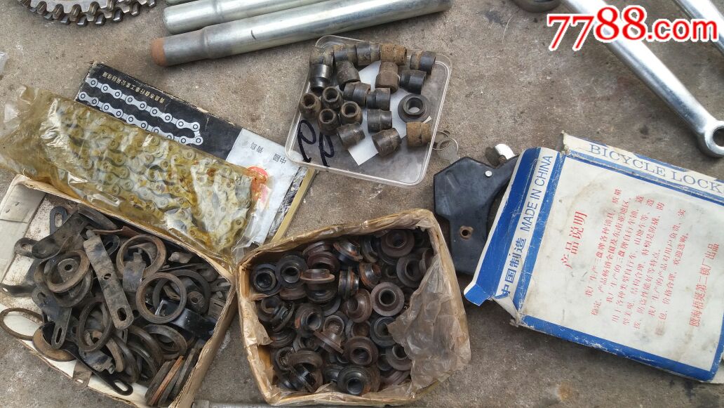 大金鹿自行车老库存80年代零件大全图,什么件基本都有