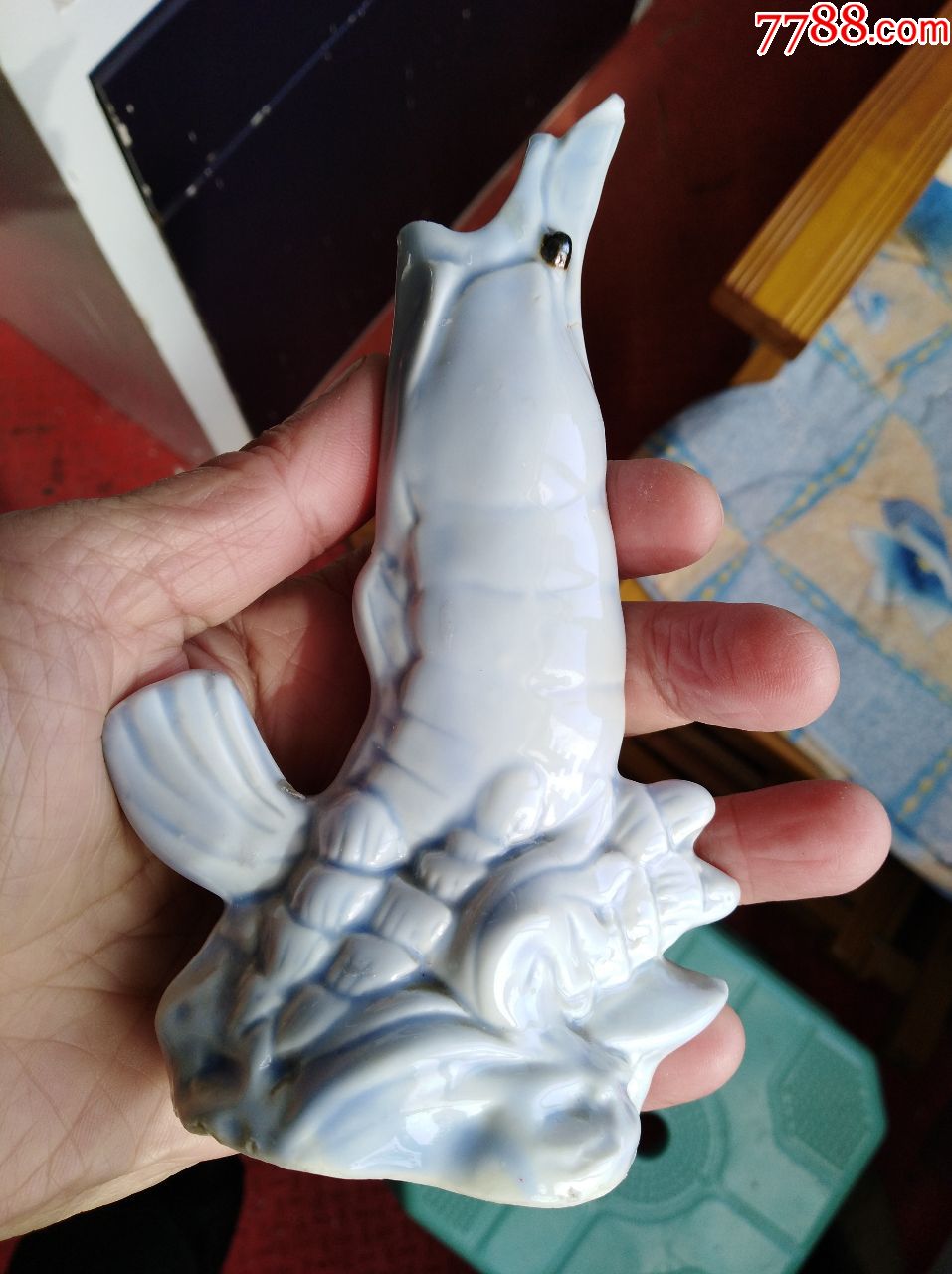 景德镇天青釉虾小摆件