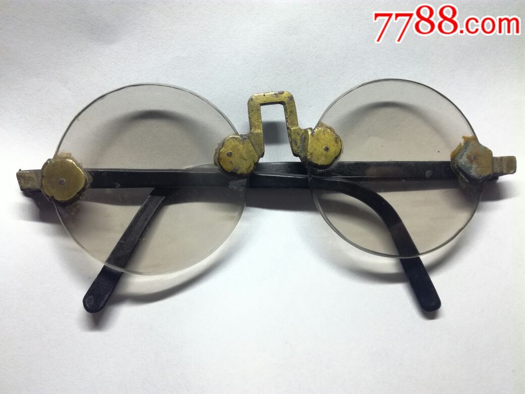 民国墨镜