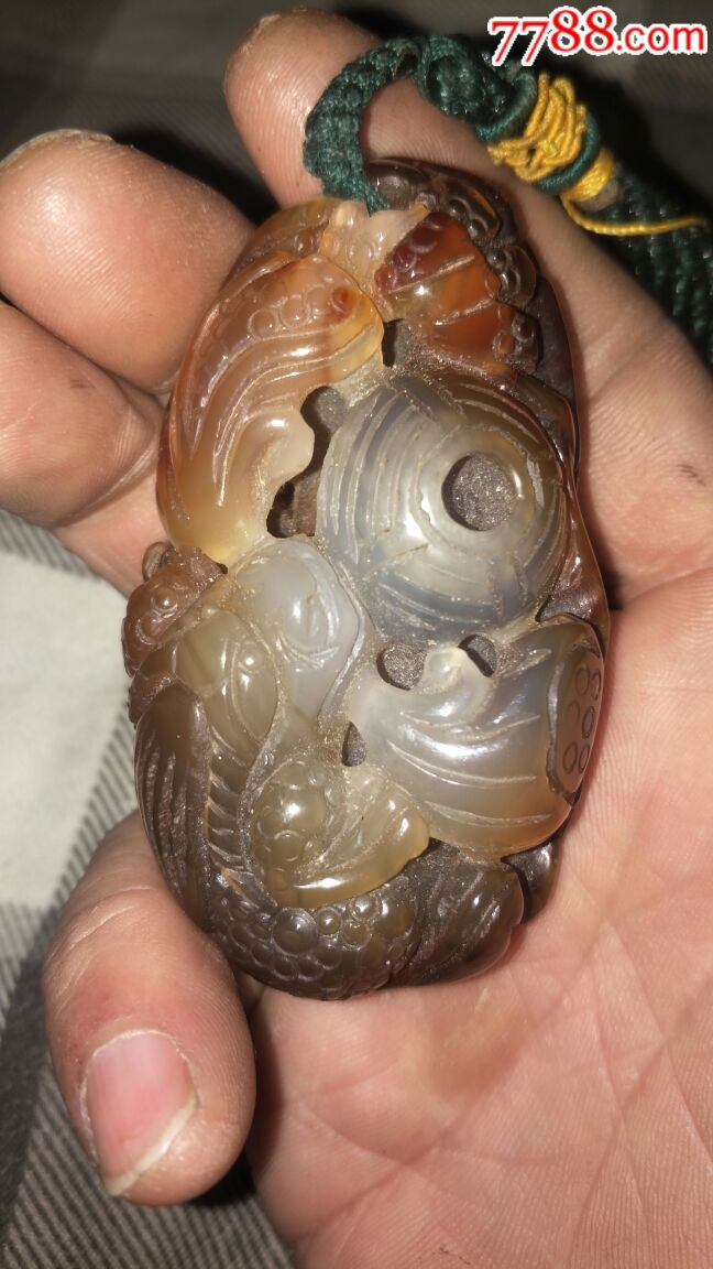 老玛瑙手雕镂空手把件