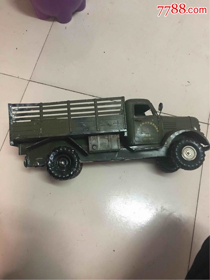 老解放牌汽车模型