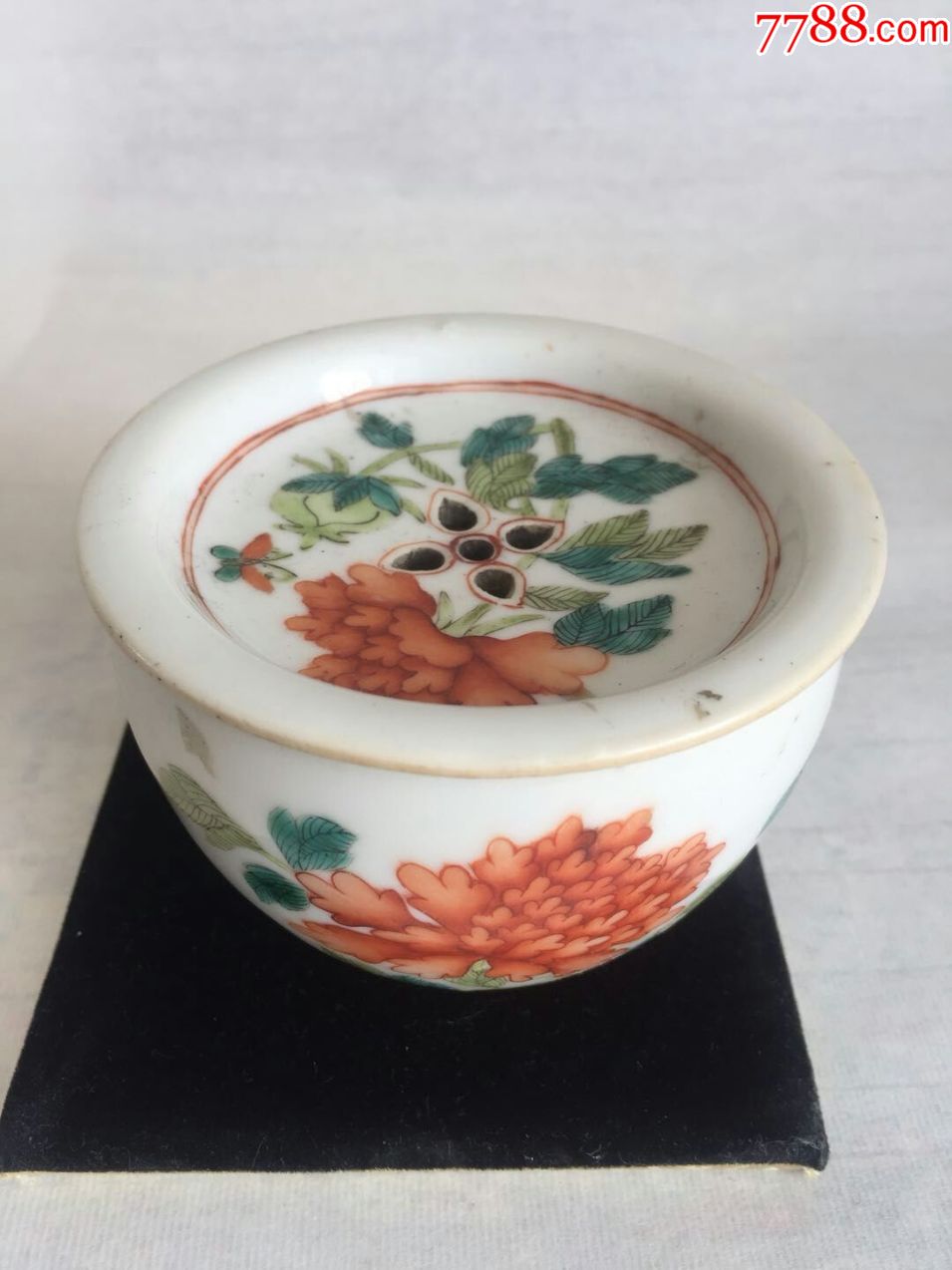 清晚期雍正款粉彩牡丹纹蛐蛐罐