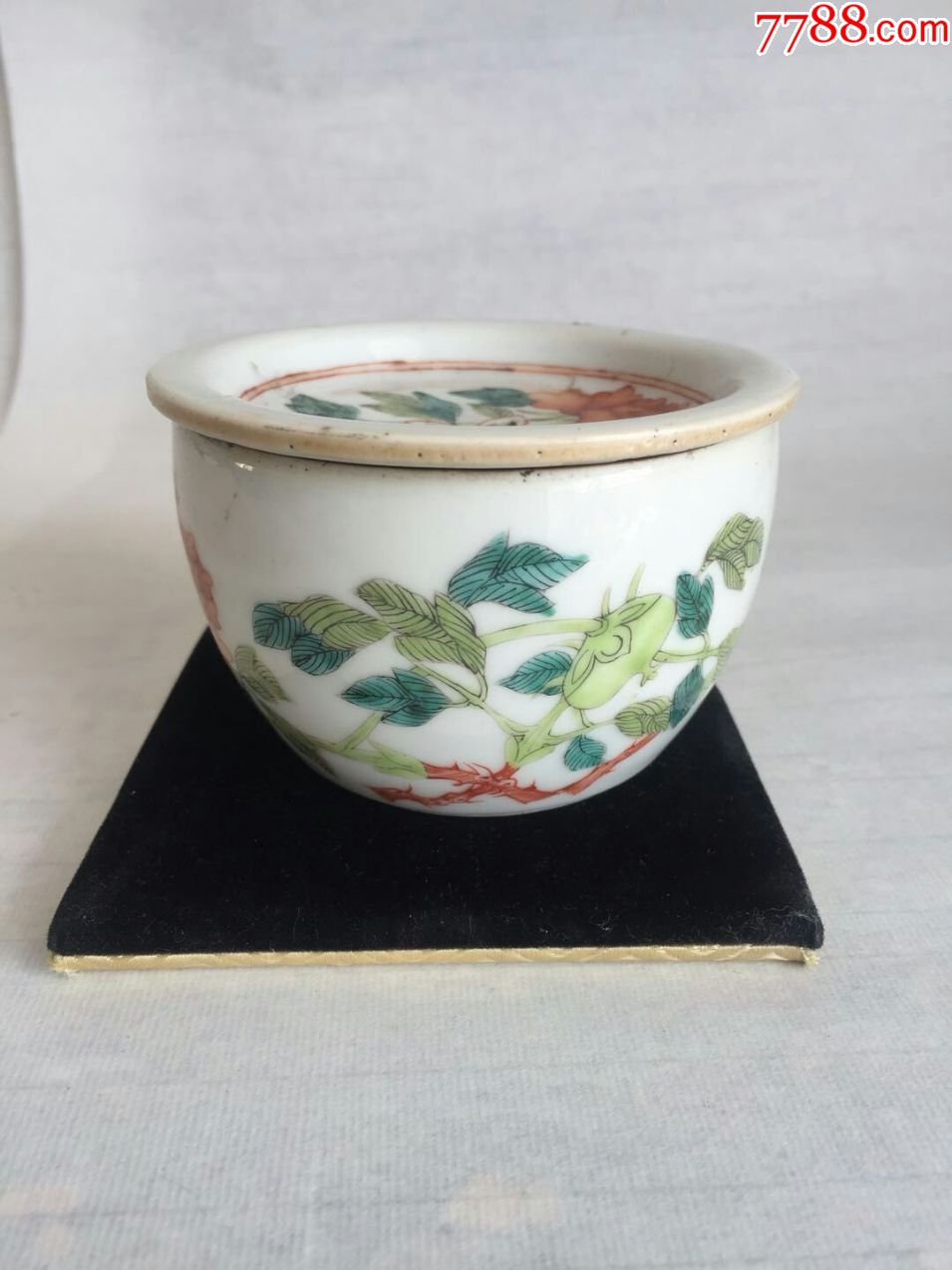 清晚期雍正款粉彩牡丹纹蛐蛐罐