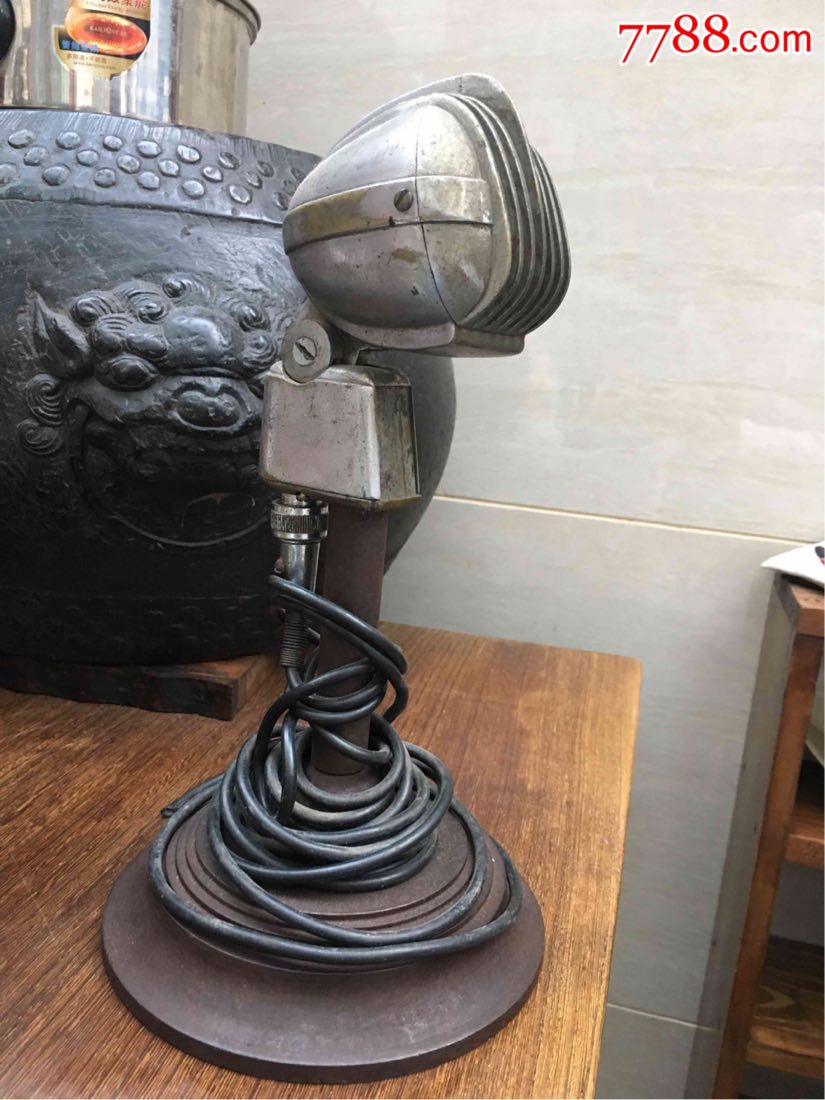 民国抗战时期国军使用的老铜话筒