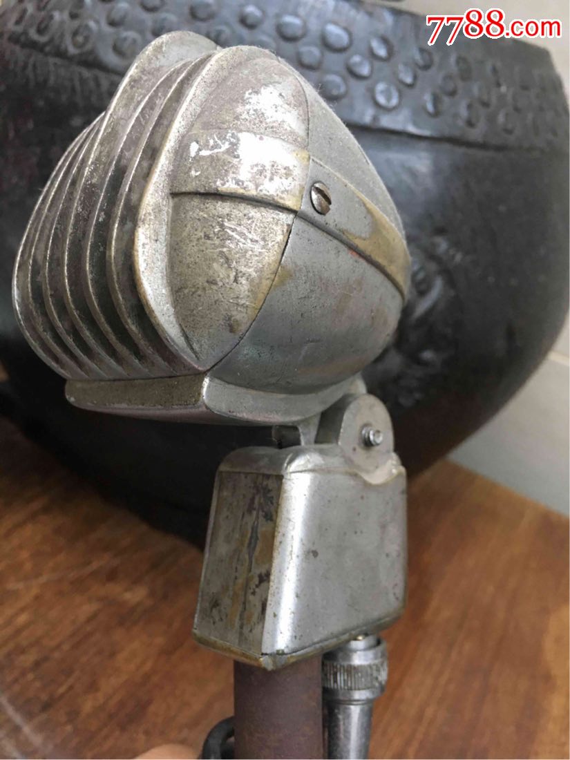 民国抗战时期国军使用的老铜话筒