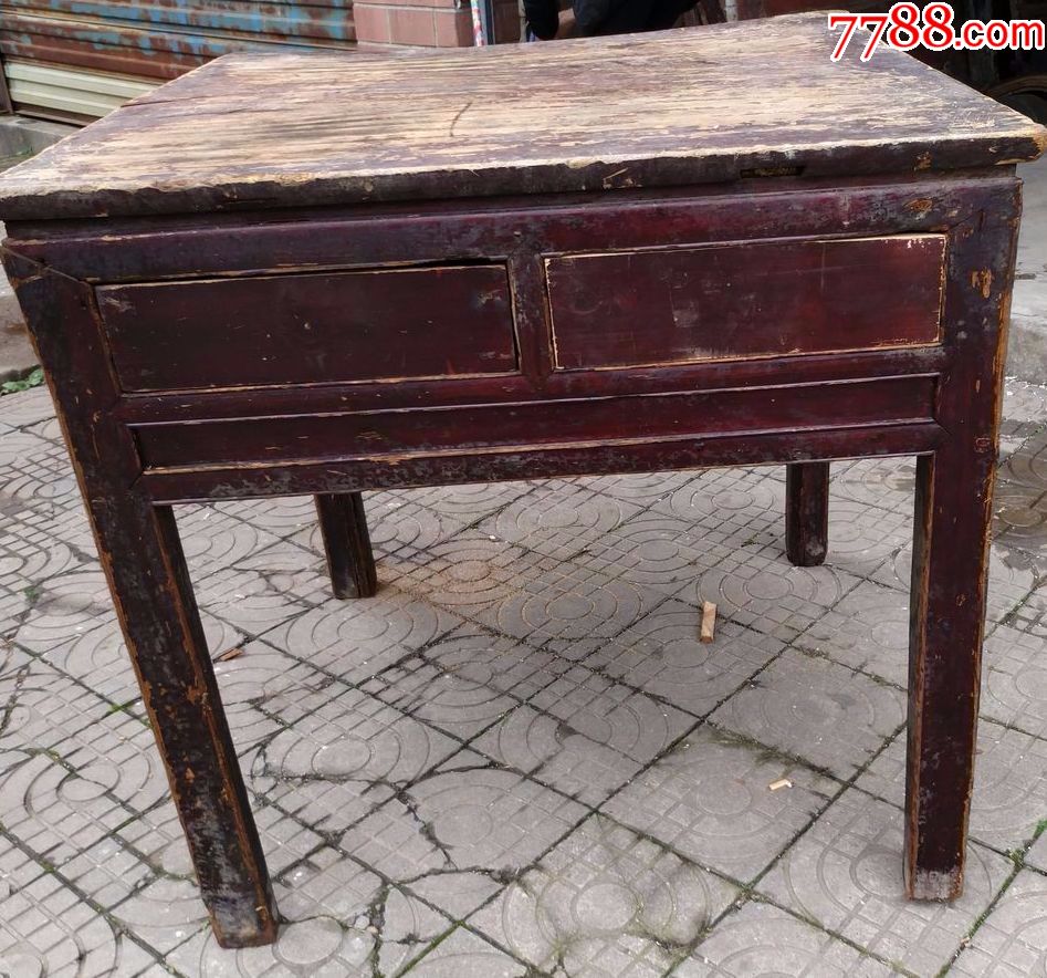 清代樟木独版大八仙桌