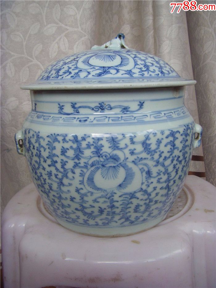 清代细路青花缠枝莲大粥罐