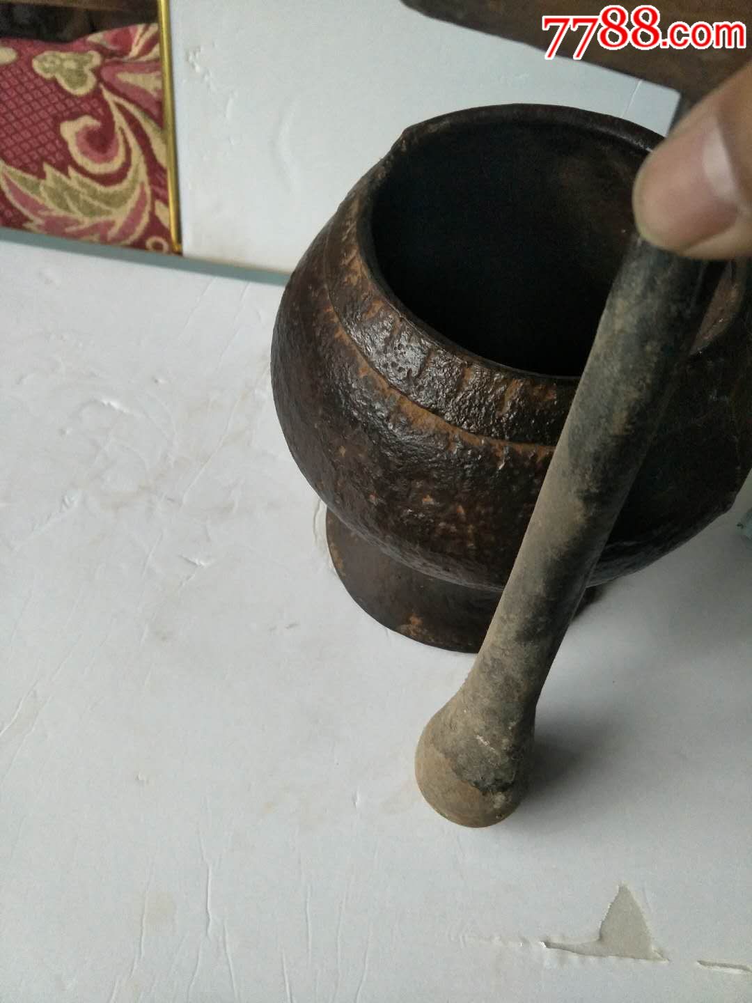 古代老式铸铁捣药罐图片