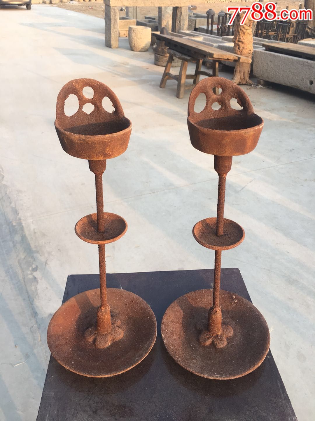 民国时期铁制老灯一对