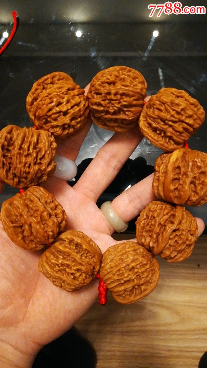 四座楼狮子头手串