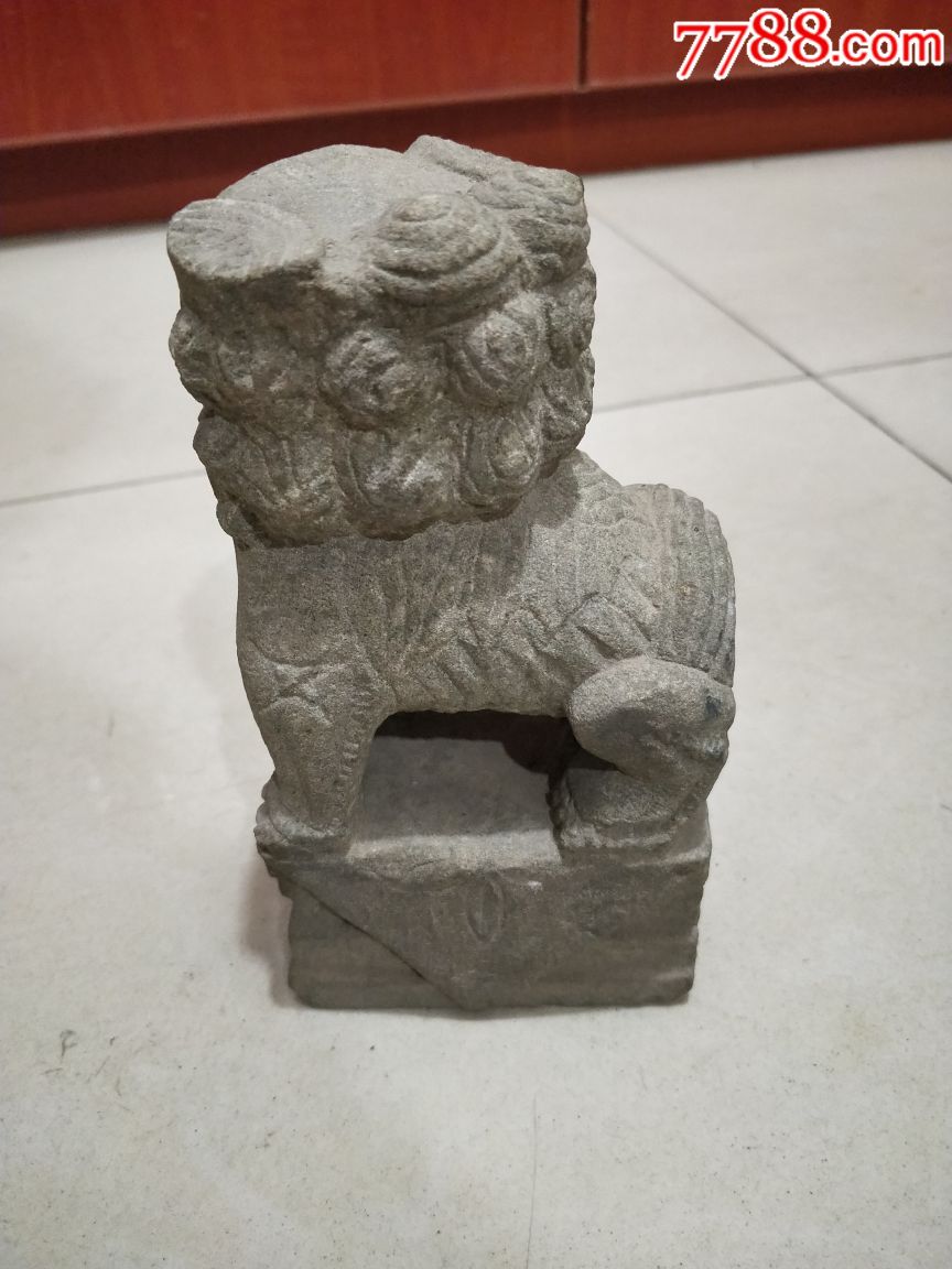 陕北炕头石狮子