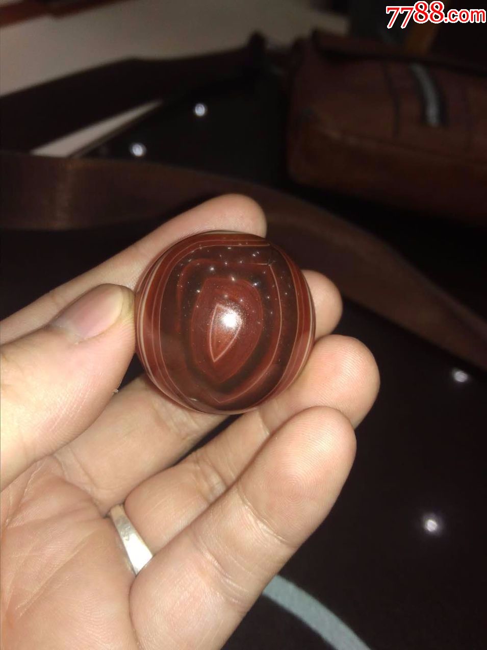 一点水玛瑙珠子