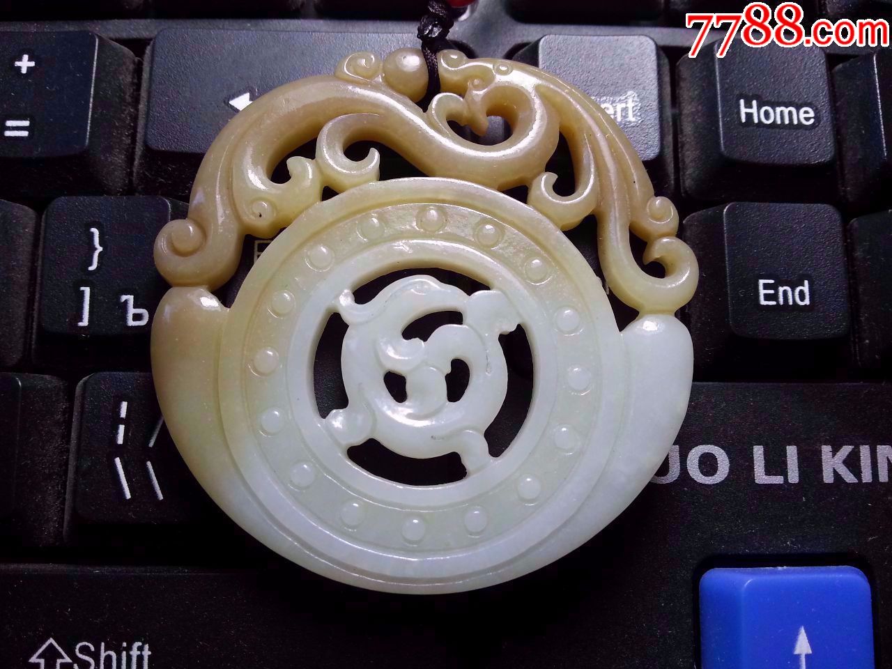 雕刻精美的和田玉古龙玉挂件直径5厘米厚半厘米-se58050901-和田玉-零