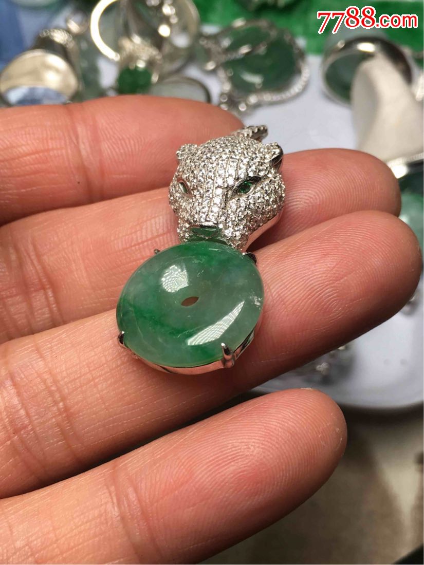 天然a货翡翠满绿平安扣,卡迪亚款925银镀铂金镶嵌.