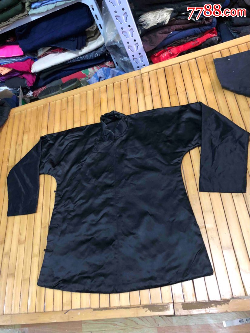 大襟缎子面黑色马褂