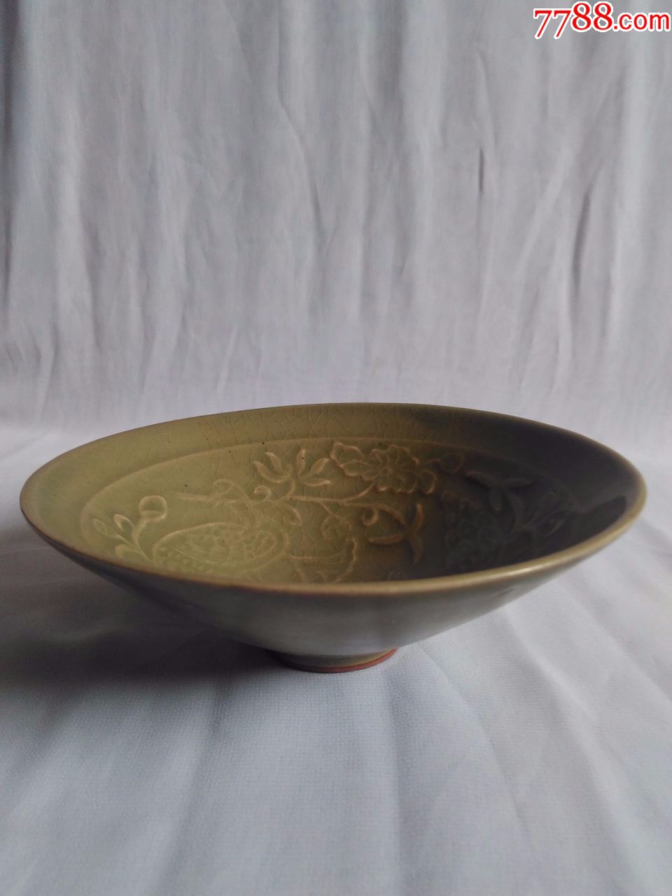 耀州窑青釉仙鹤衔瑞莲斗笠碗