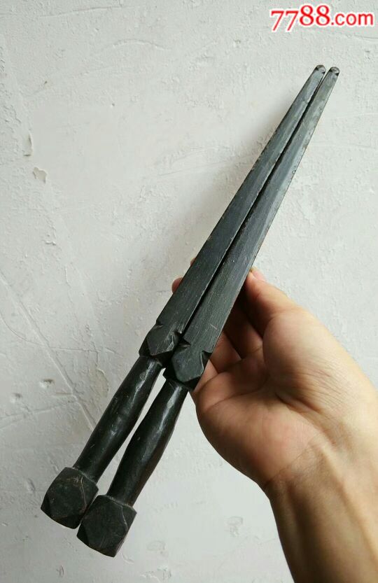 清代木雕秦琼双锏造型精致雕工一流品相完整特价450包邮长36厘米