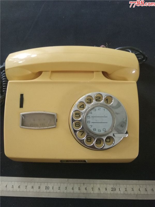 上世纪80年代中国天津产老式拨盘电话台式老电话机.