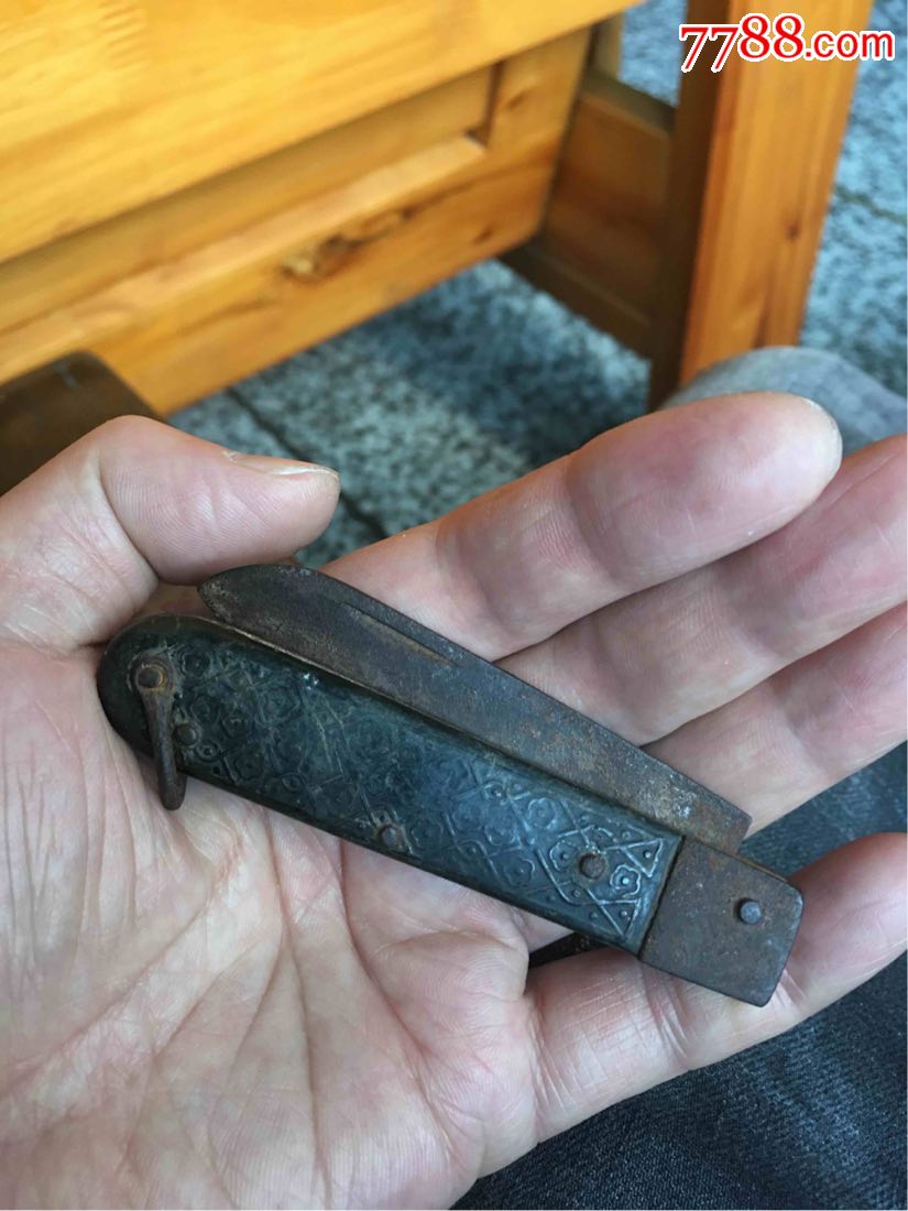 小尺寸的老电工刀