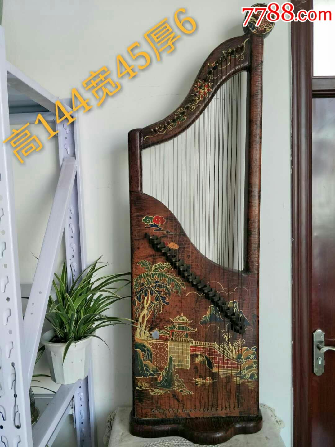 民国老竖琴,外型精致,优美,极富艺术性气质,高雅.