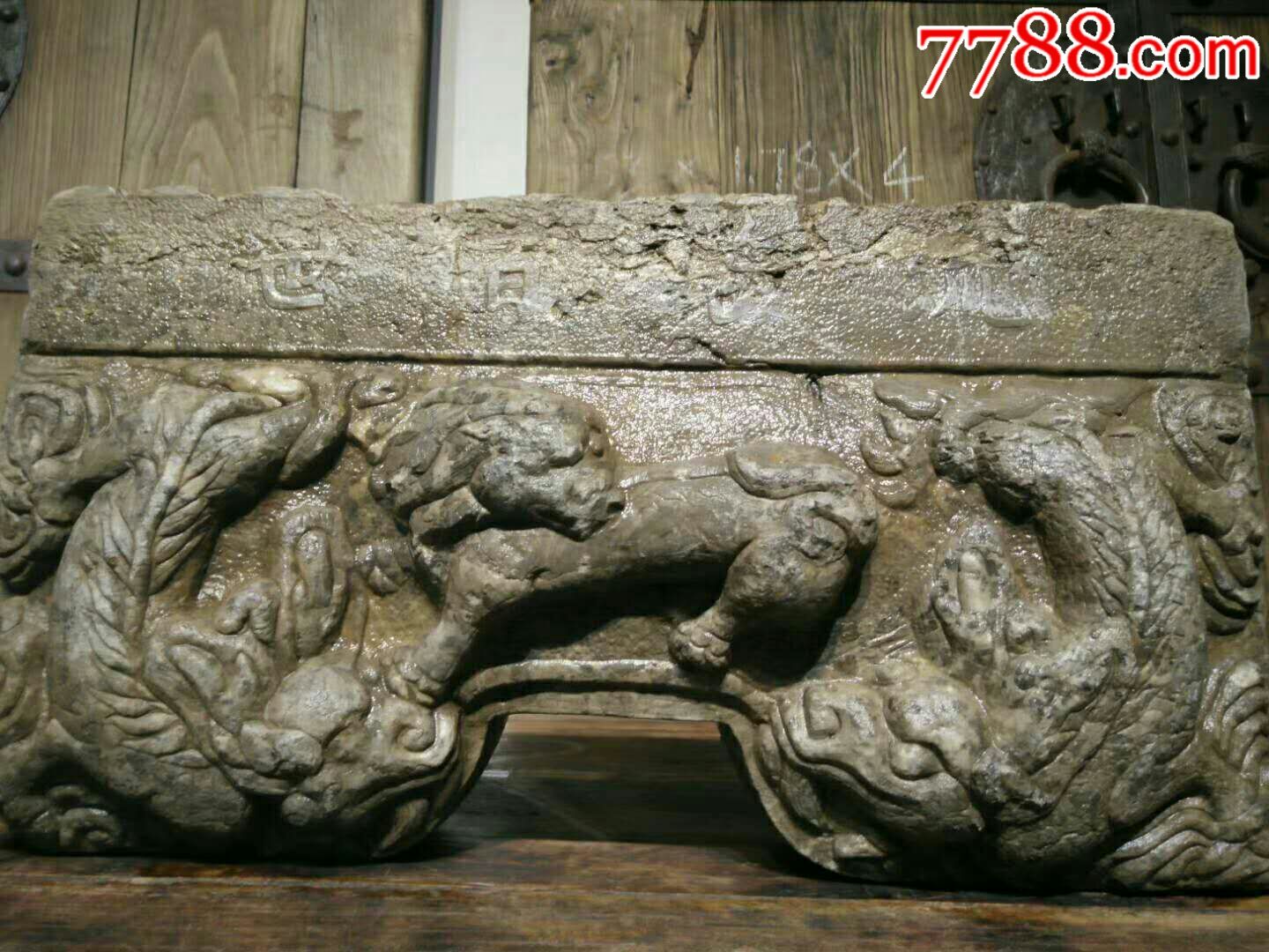 明代子母兽石雕
