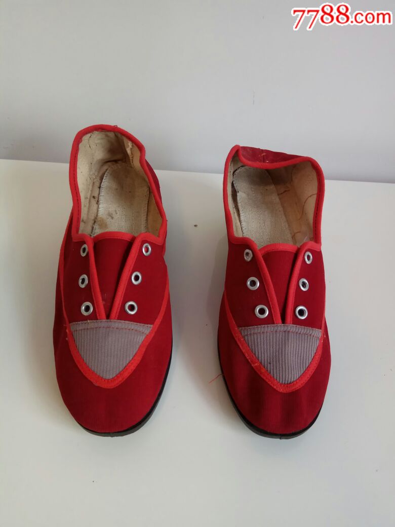 库存八十年代女士高跟布鞋,注塑布鞋,塑料底