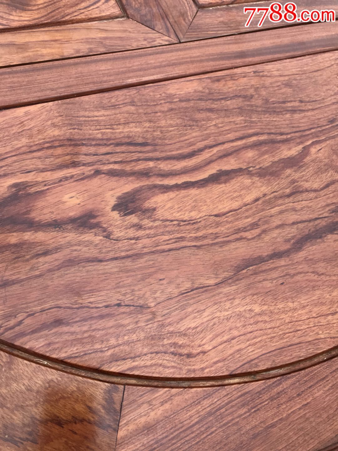 做工精细胞浆浑厚,纹理清晰七八十年代花梨木餐桌五件套