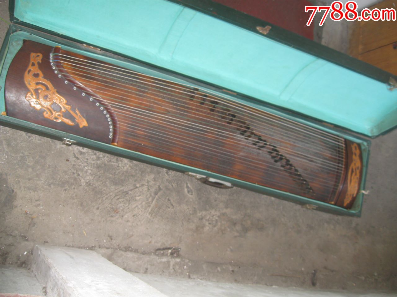 民族乐器红木古筝