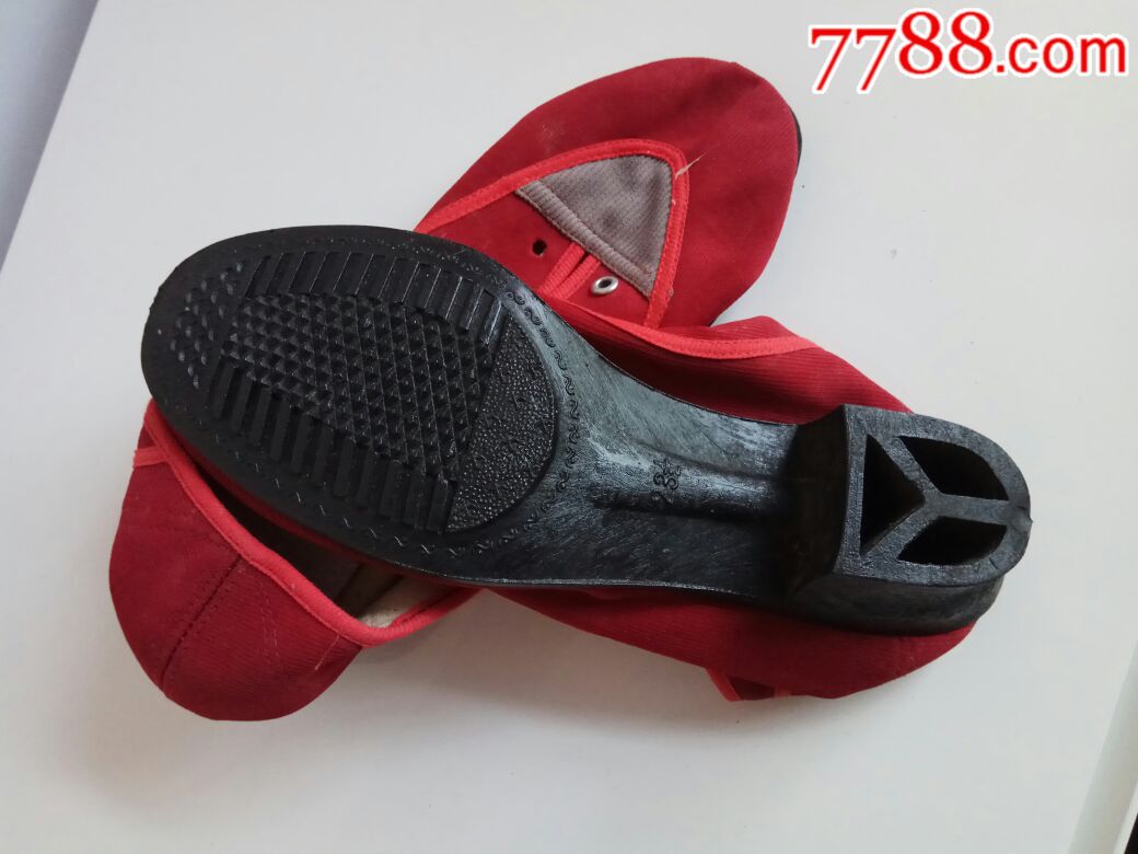 八十年代女士高跟布鞋注塑布鞋塑料底