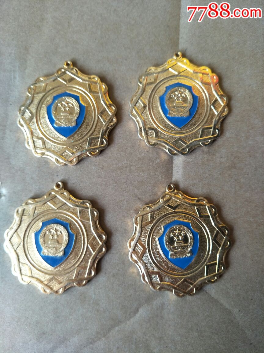 *安部…蓝盾荣誉章