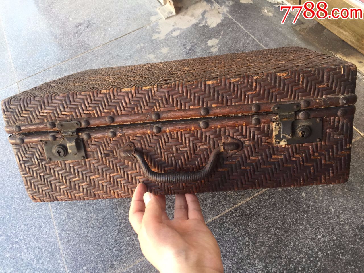 民国藤编完整带铜活手提箱