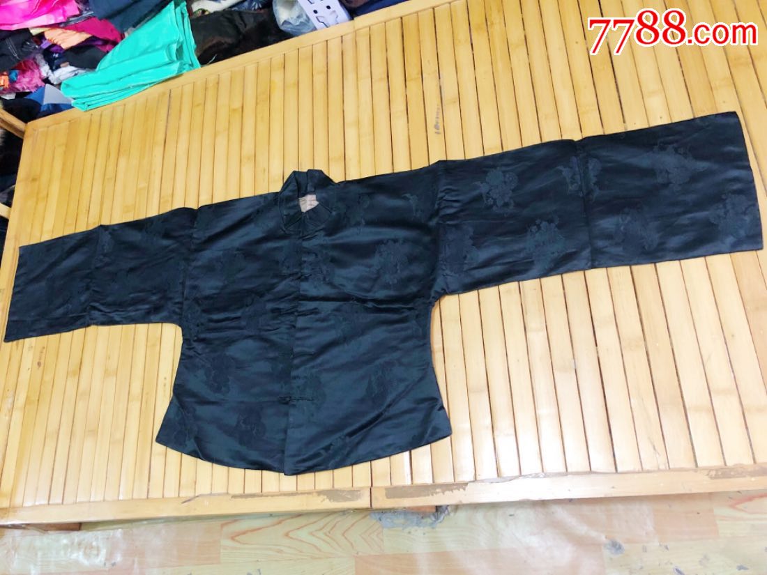 美品民国早期宽袖暗花丝绸马褂