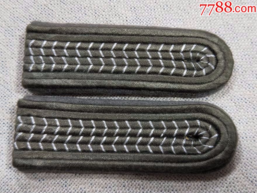 东德人民军雨点迷彩暗色伪装色准尉肩章.库存空板