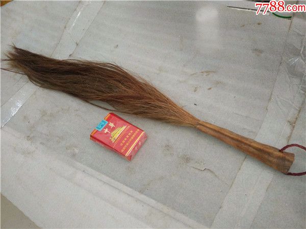 非常秀气的马尾毛老佛尘