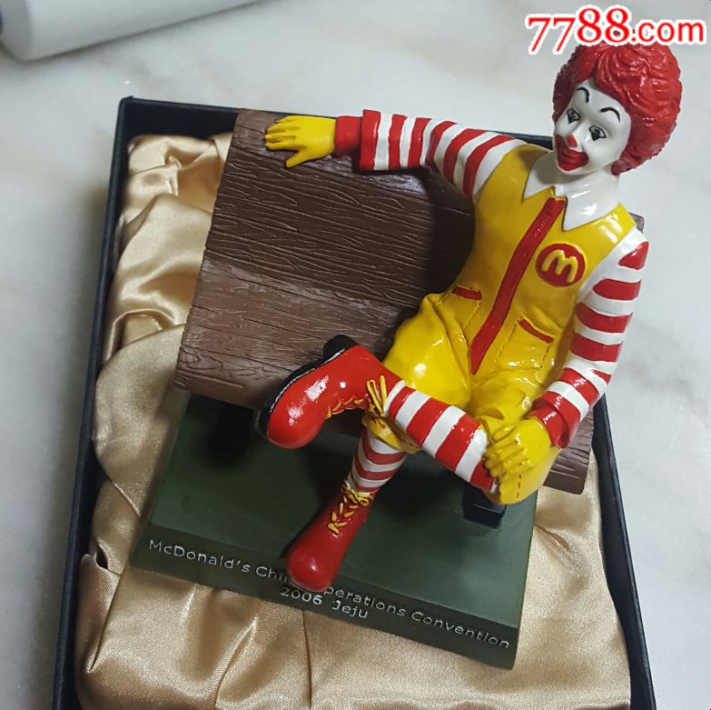 麦当劳叔叔摆件