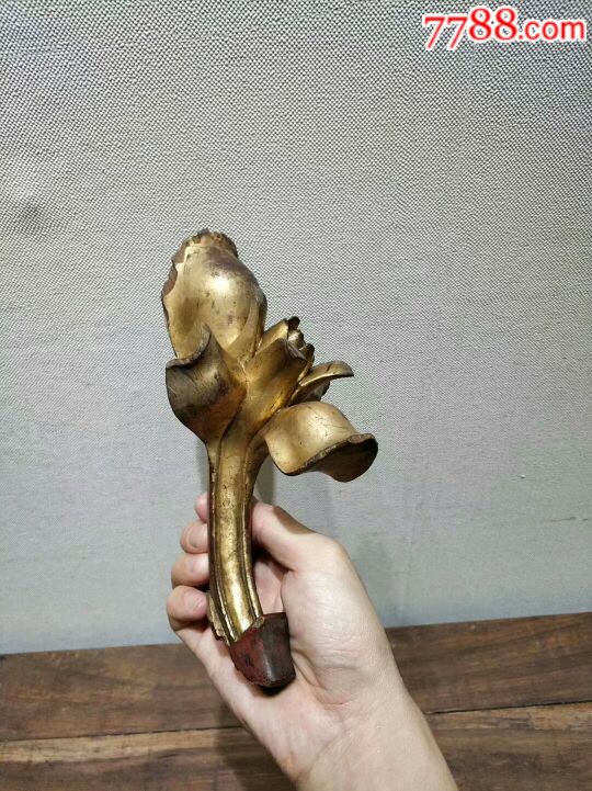 清代木雕玫瑰花一朵,长23厘米