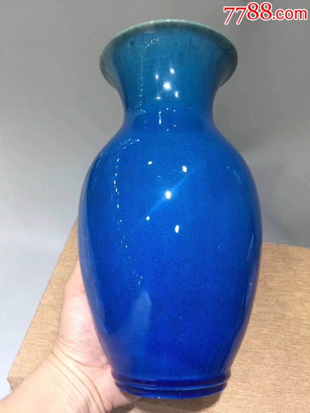 孔雀蓝釉观音尊