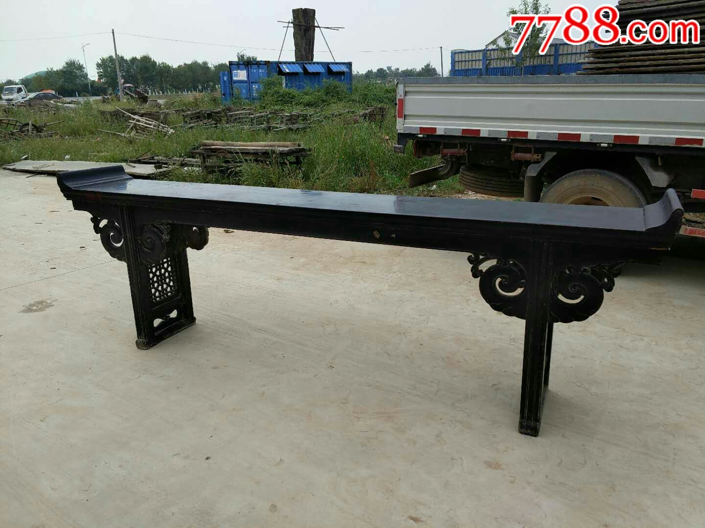 首页 零售 木桌/几/案 >> 清中期榆木推光大漆条机条案