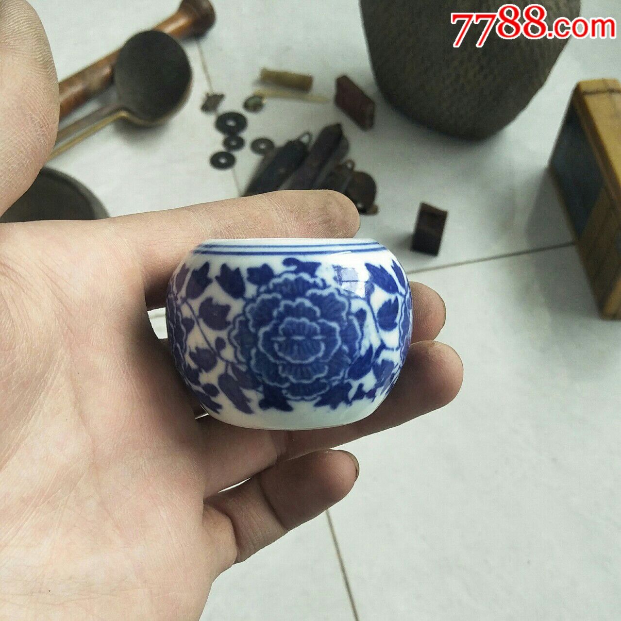 文革时期景德镇制鸟食罐