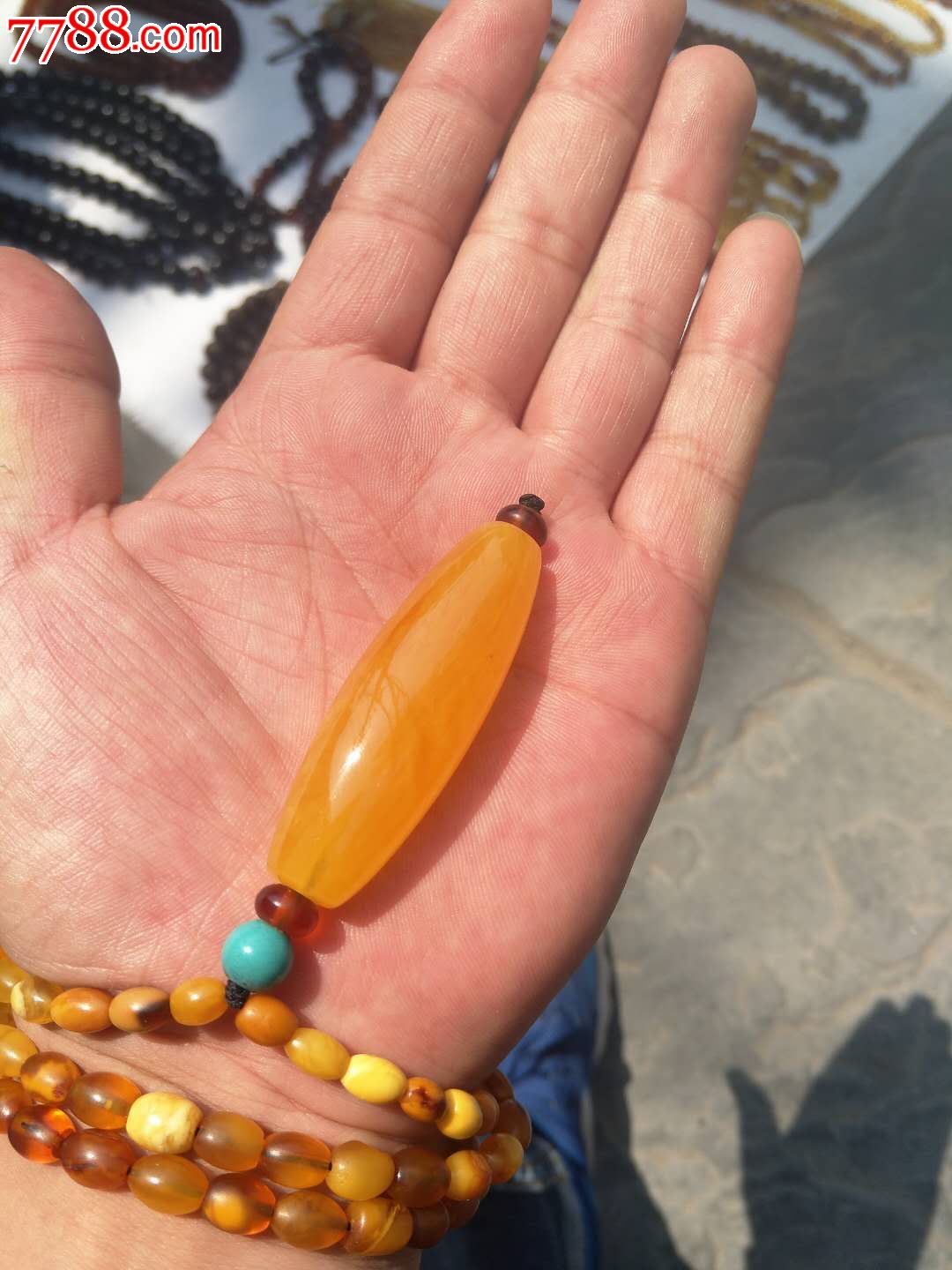 鸡油红蜜蜡天珠