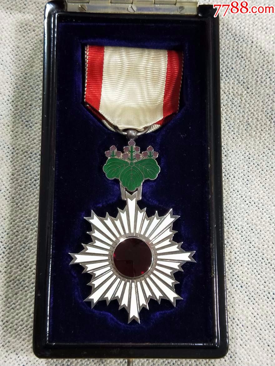 二战日本/日军.勋六等单光旭日章.六等旭日勋章.带原盒
