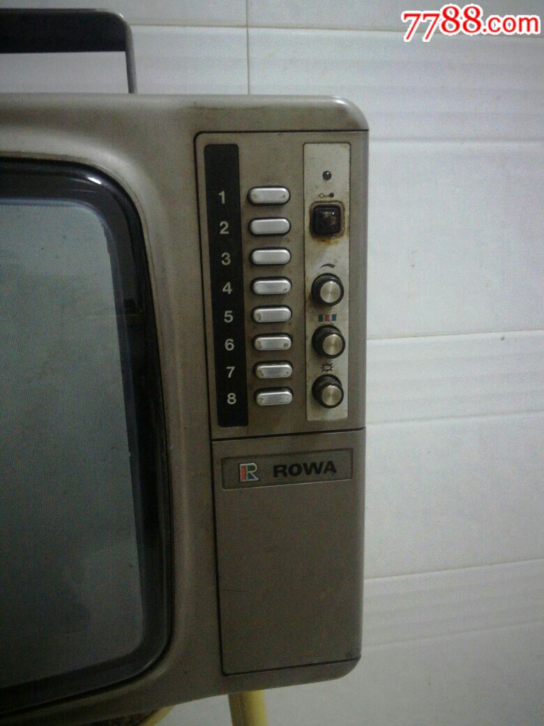 乐华彩电手提电视机