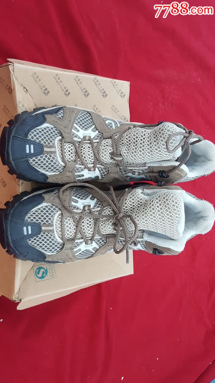 台湾迪卡奴,透风高帮户外运动鞋,44码