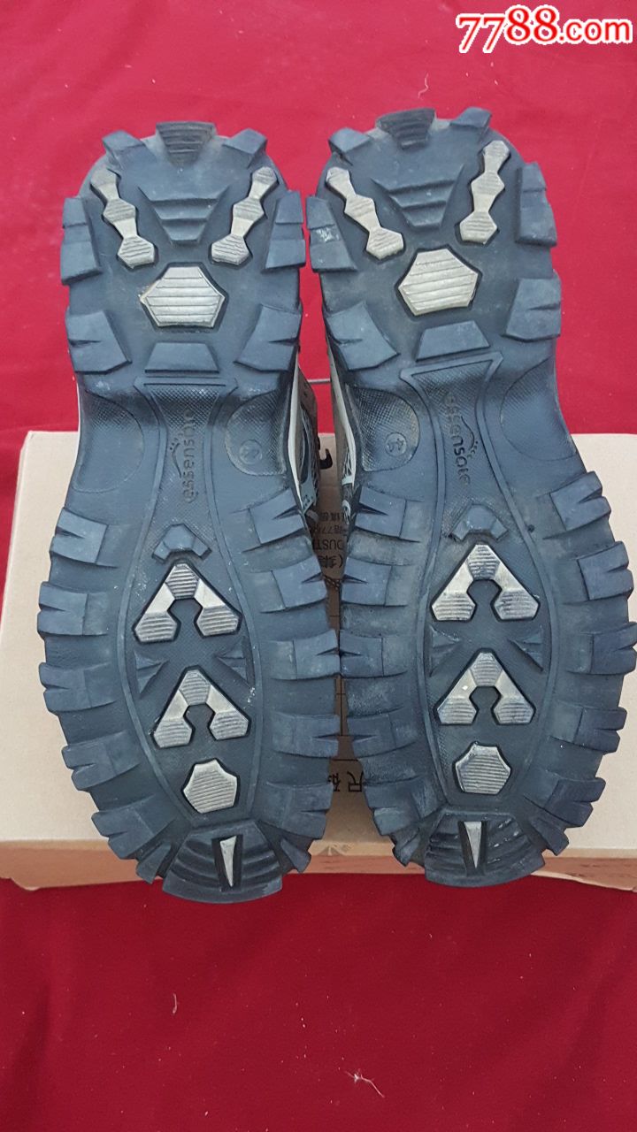 台湾迪卡奴,透风高帮户外运动鞋,44码