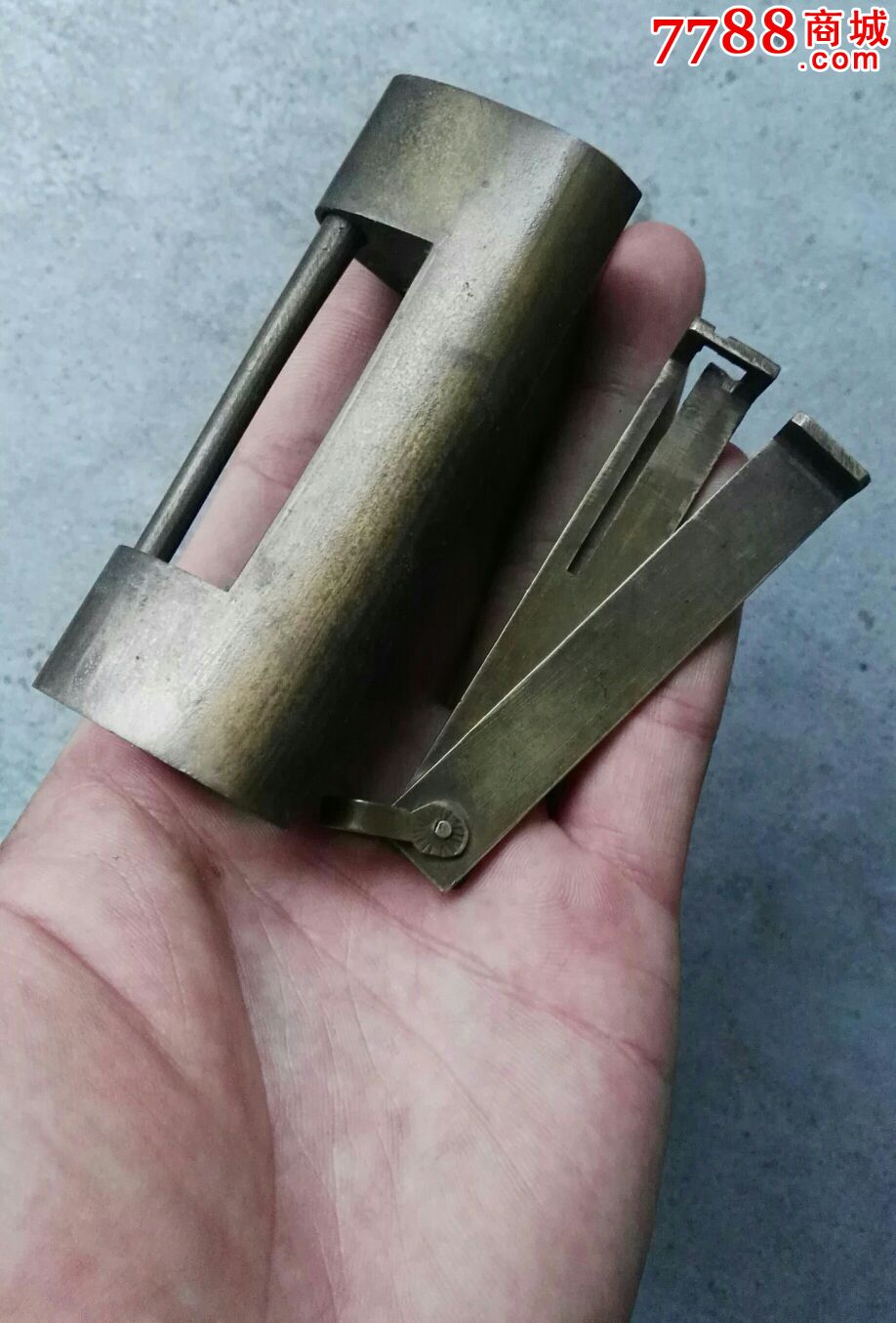 清代"顺记"款铜锁8.8cm