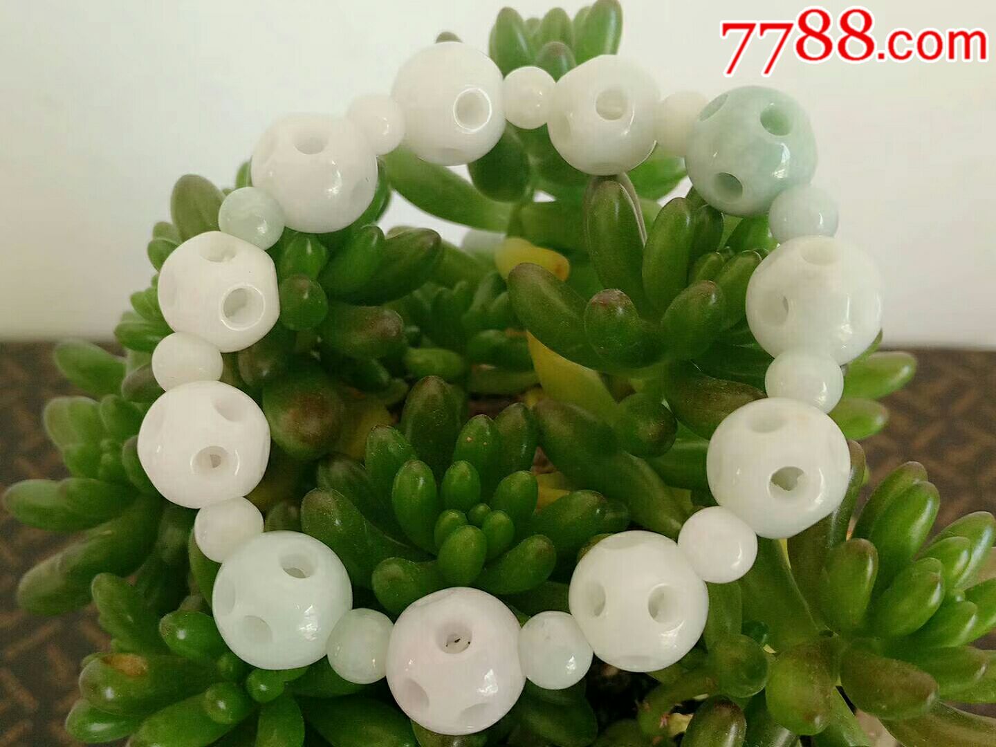 翡翠八面玲珑雕花手链